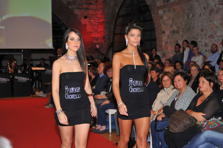 Lazise Fashion by Night